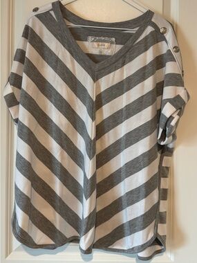 Cupio Gray and White Striped V-Neck Button Shoulder Top 1X